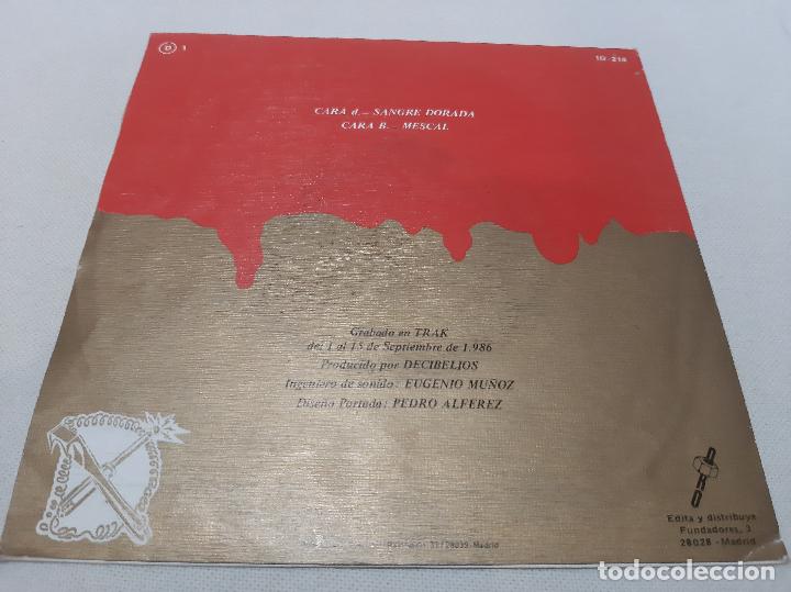 Discos de vinilo: DECIBELIOS -SANGRE DORADA- (1986) SINGLE 7&rdquo; - Foto 5