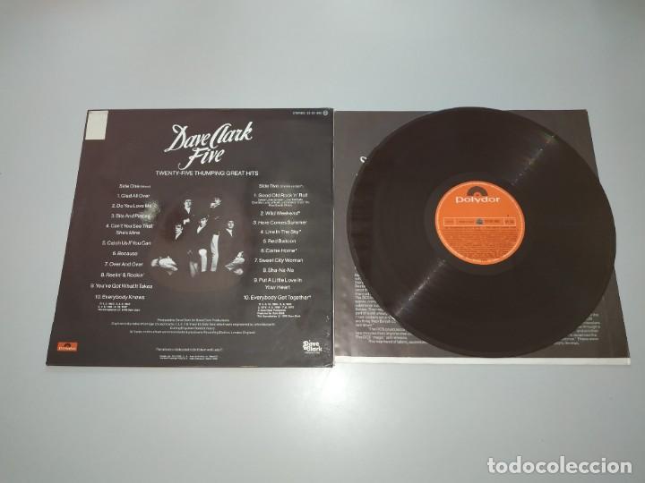 Discos de vinilo: The Dave Clark Five - 25 Thumping Great Hits (LP, Comp, Mono) 1978 - Foto 2