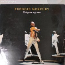 Discos de vinilo: FREDDIE MERCURY - LIVING ON MY OWN - MAXI - PORTADA MUY BUEN ESTADO - VINILO ROTO . LEER DESCRIPCION. Lote 230194935