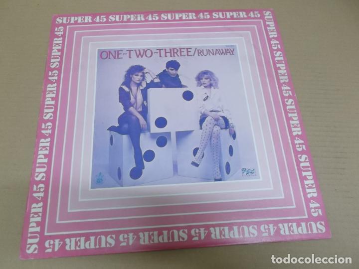 Discos de vinilo: ONE TWO-THREE (MAXI) RUNAWAY (2 TRACKS) A&Ntilde;O 1983 - Foto 1
