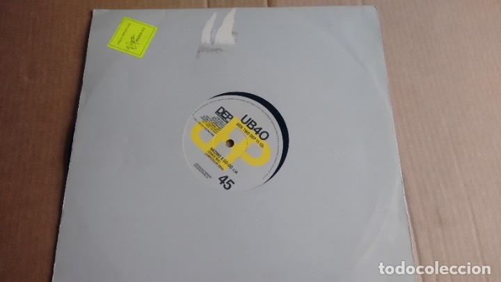 Discos de vinilo: MAXISINGLE (VINILO) DE UB 40 A&Ntilde;OS 80 - Foto 1