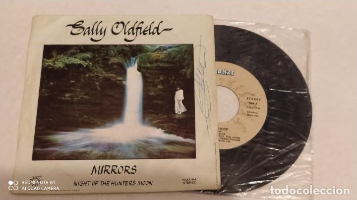 Discos de vinilo: SINGLE SALLY OLDFIELD - MIRRORS - BRONZE 1979 - Foto 2