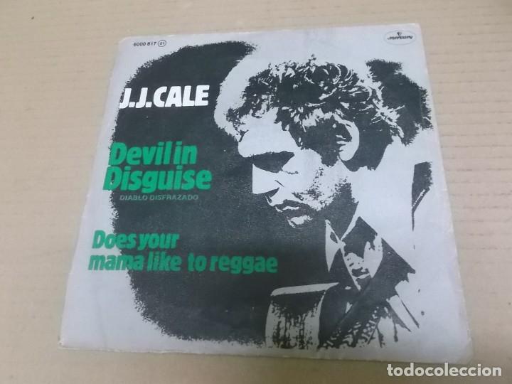 Discos de vinilo: J.J. CALE (SN) DEVIL IN DISGUISE A&Ntilde;O 1982 - Foto 1