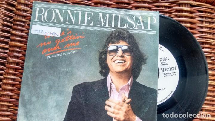 Discos de vinilo: SINGLE (VINILO) DE RONNIE MILSAP A&Ntilde;OS 80 - Foto 1