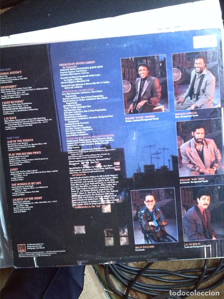 Discos de vinilo: COMMODORES - NIGHTSHIFT 1985 USA - Foto 2