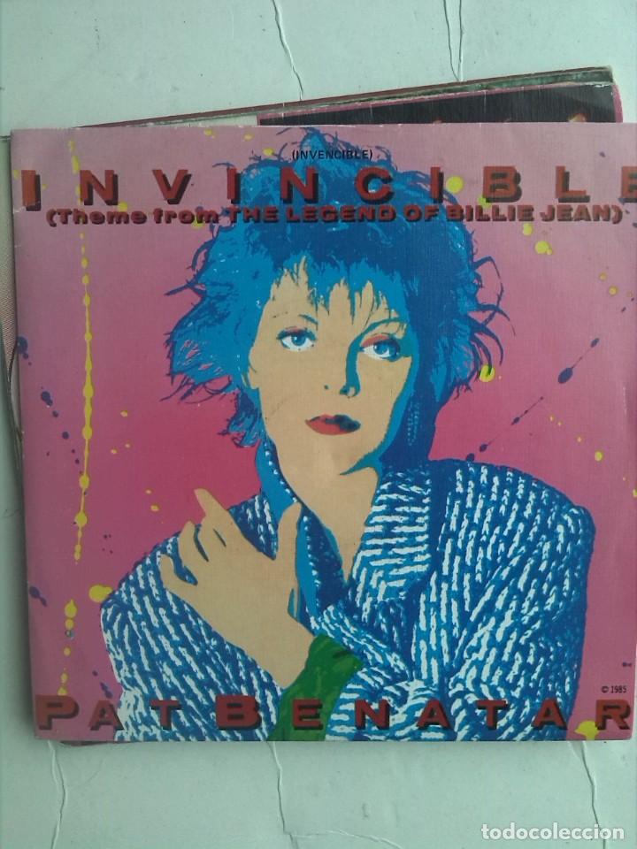 Discos de vinilo: PAT BENATAR - INVINCIBLE SINGLE 7&rdquo; - Foto 1