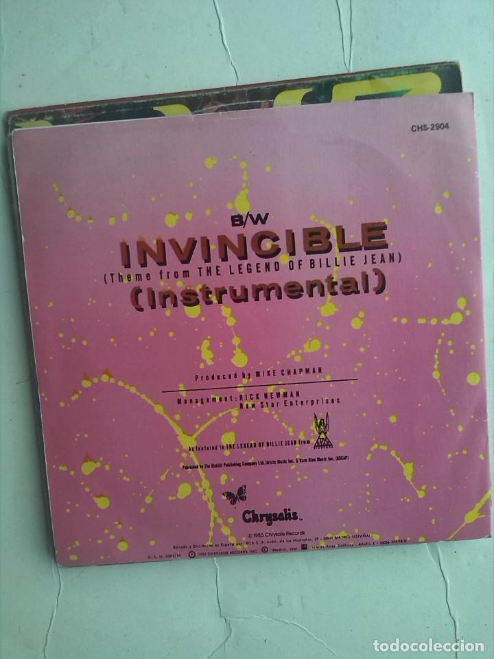 Discos de vinilo: PAT BENATAR - INVINCIBLE SINGLE 7&rdquo; - Foto 2