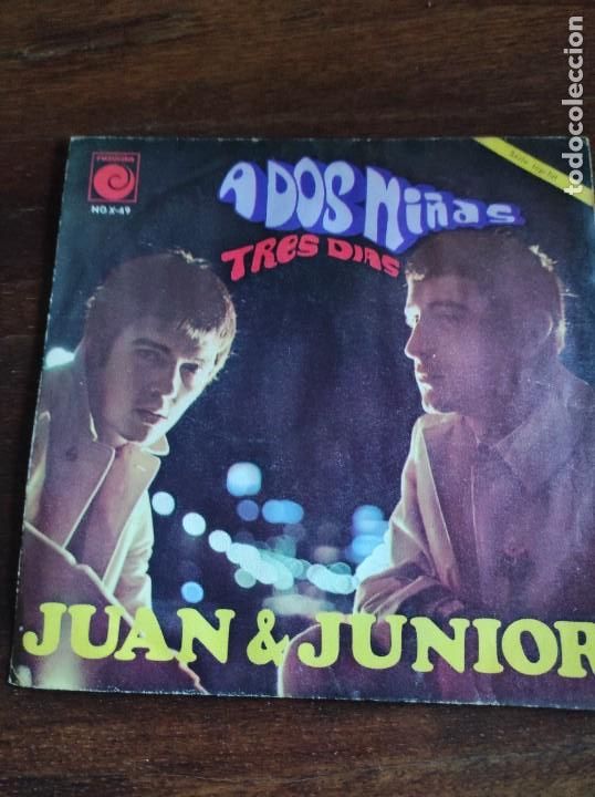 Discos de vinilo: A dos ni&ntilde;as Juan & Junior - Foto 1