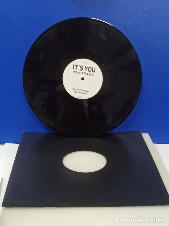 Discos de vinilo: MAXI SINGLE DISCO VINILO EMF IT&acute;S YOU THEY&acute;RE HERE - Foto 1