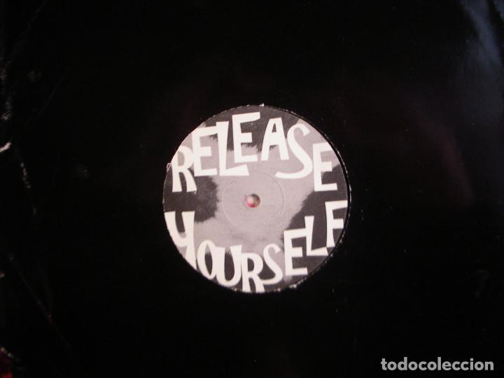 Discos de vinilo: RELEASE YOURSELF- MAXINGLE. - Foto 1