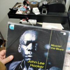 Discos de vinilo: LP JOHN LEE HOOKER MOANIN THE BLUES VG++. Lote 242867530