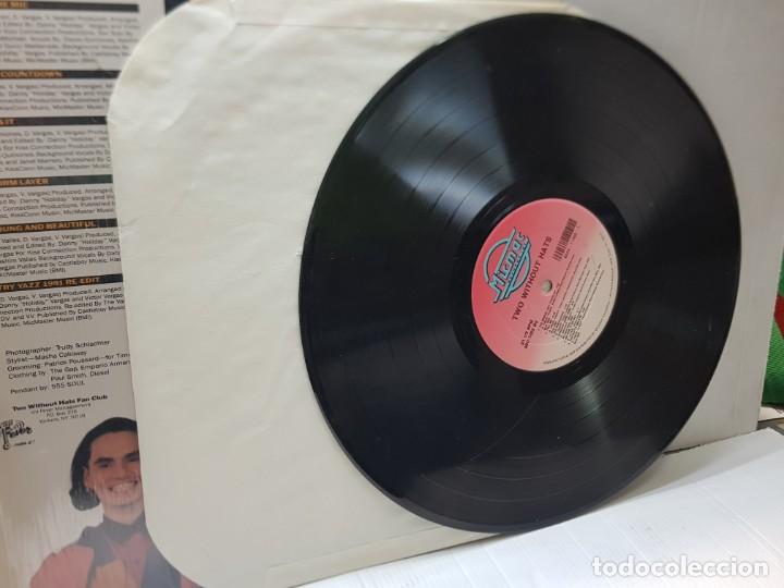 Discos de vinilo: LP-TWO WITHOUT HATS-FEATURING 3 ON THE MIC- en funda original - Foto 3