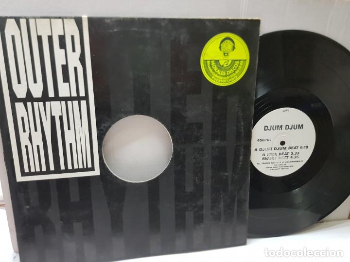 Discos de vinilo: MAXI SINGLE-DJUM DJUM-OUTER RHYTHM- en funda original - Foto 1