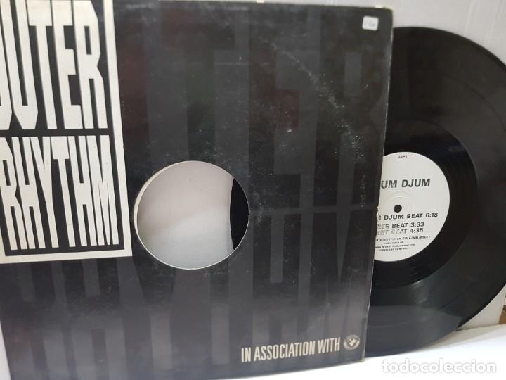Discos de vinilo: MAXI SINGLE-DJUM DJUM-OUTER RHYTHM- en funda original - Foto 2