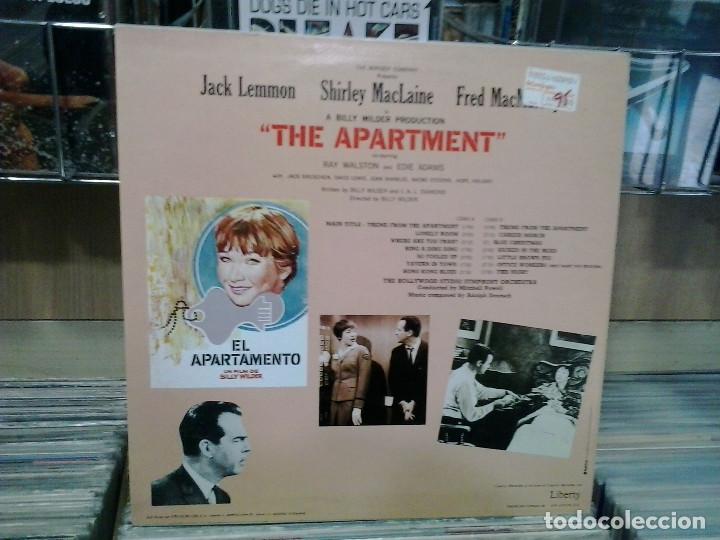 Discos de vinilo: LMV - BSO El apartamento. Belter 1982, ref. 2-90.040 - LP - Foto 2