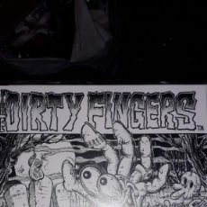 Dischi in vinile: SINGLE 7” 45 RPM - THE DIRTY FINGERS - ”NAME OF THE GAME IS...” COCAINE!!! (2004 GARAGE PUNK). Lote 243430450
