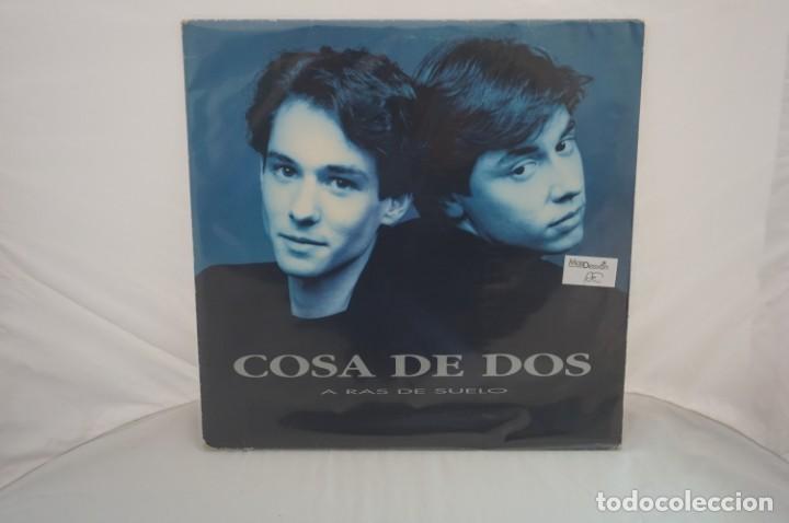 Discos de vinilo: VINILO 12&rdquo; - LP - COSA DE DOS - A RAS DE SUELO / WEA - Foto 1