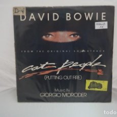 Discos de vinilo: VINILO 12” - LP - CAT PEOPLE (PUTTING OUT FIREL) - DAVID BOWIE / MCA RECORDS