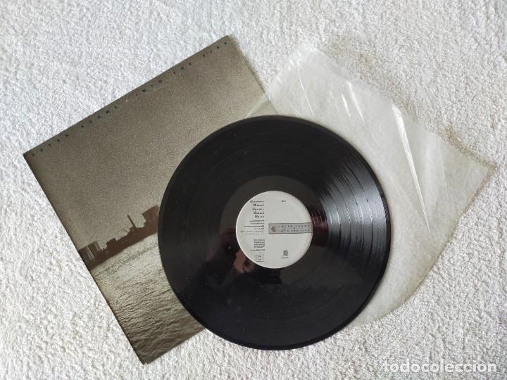 Discos de vinilo: BRYAN ADAMS: INTO THE FIRE - LP. A&M RECORDS 1987 - Foto 2
