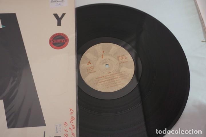 Discos de vinilo: VINILO 12&acute;&acute; - MAXI-SINGLE - RAY - NO SIEMPRE DUELE RECORDAR / DRO - Foto 2