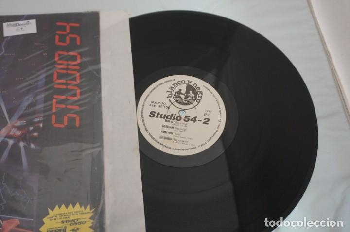 Discos de vinilo: VINILO 12&acute;&acute; - MAXI-SINGLE - STUDIO 54 - VOLUMEN 2 / BLANCO Y NEGRO - Foto 2