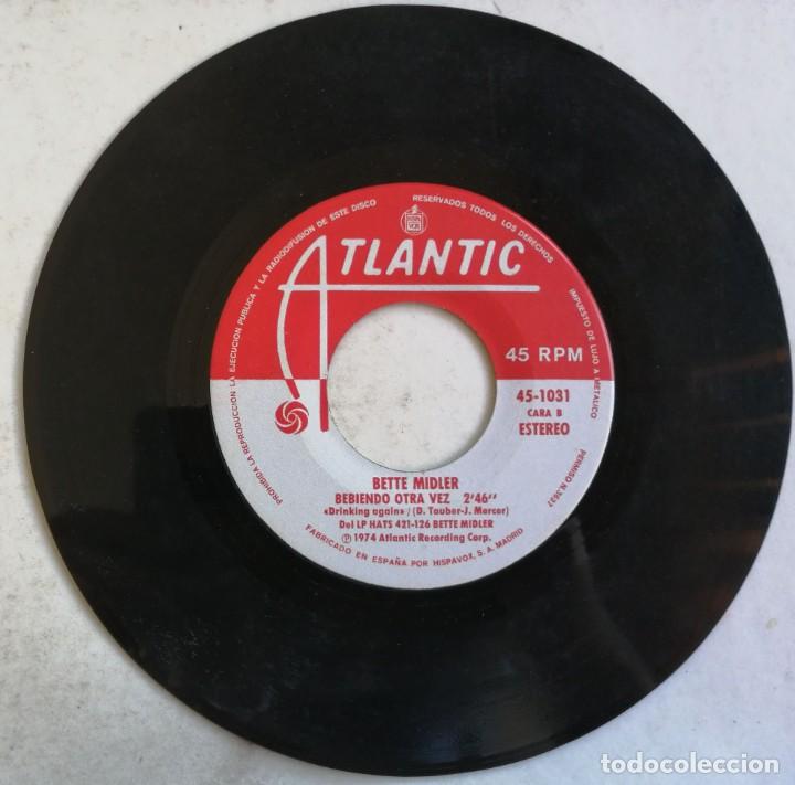 Discos de vinilo: Bette Midler. En Forma, Atlantic 45-1031 - Foto 3