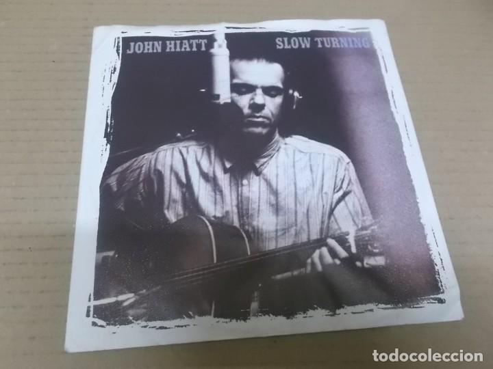 Discos de vinilo: JOHN HIATT (SN) SLOW TURNING A&Ntilde;O 1987 - Foto 1