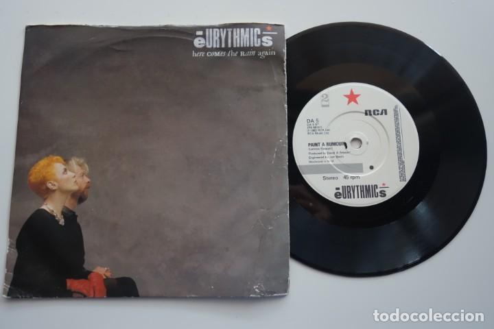 Discos de vinilo: EURYTHMICS: Here Comes The Rain Again. Single vinilo 7&rdquo; Original UK - Foto 2