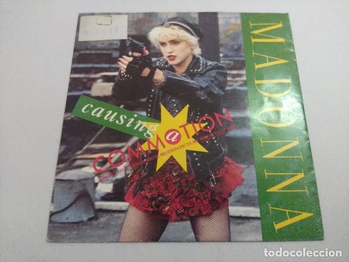 Discos de vinilo: MADONNA/CAUSING A COMMATION/SINGLE. - Foto 1
