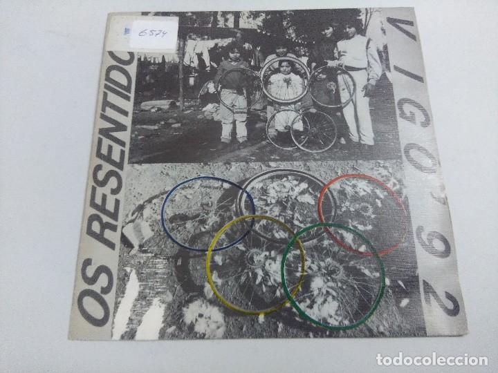 Discos de vinilo: OS RESENTIDOS/VIGO 92/SINGLE. - Foto 1