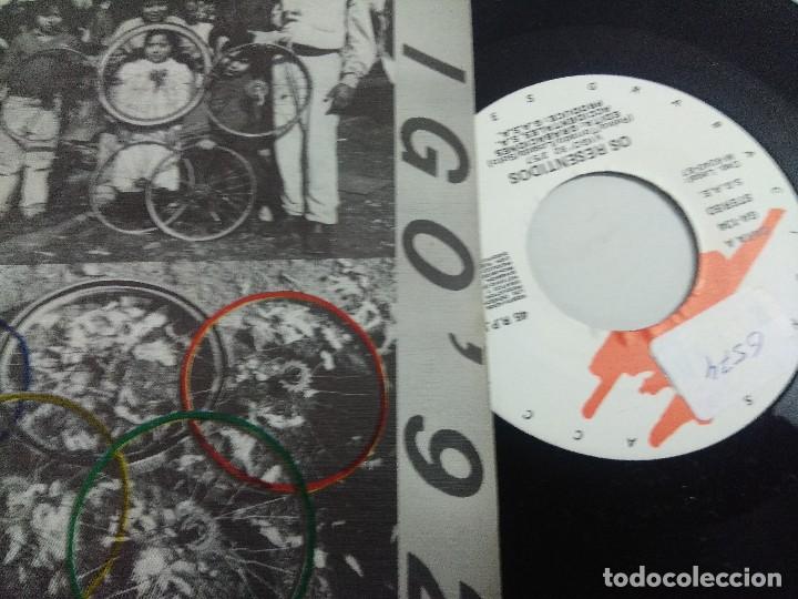 Discos de vinilo: OS RESENTIDOS/VIGO 92/SINGLE. - Foto 2