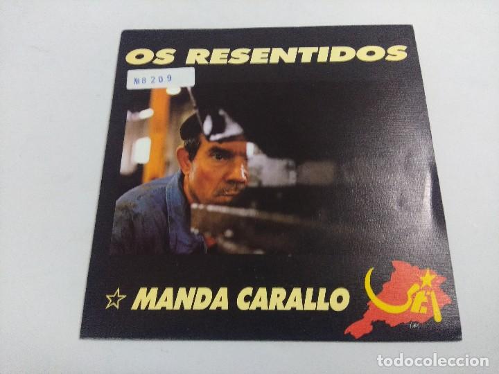 Discos de vinilo: OS RESENTIDOS/MANDA CARALLO/SINGLE. - Foto 2