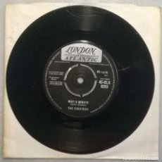 Discos de vinilo: THE COASTERS. THUMBIN' A RIDE/ WAIT A MINUTE. LONDON, UK 1960 SINGLE. Lote 252566440