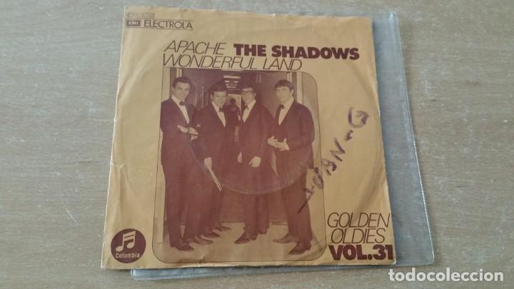 Discos de vinilo: Single THE SHADOWS APACHE WONDERFUL LAND COLUMBIA GERMANY - Foto 1
