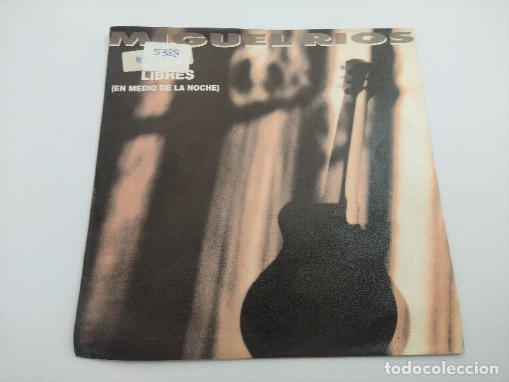 Discos de vinilo: MIGUEL RIOS/LIBRES/SINGLE PROMOCIONAL. - Foto 1