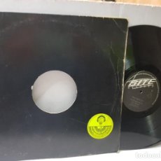 Discos de vinilo: MAXI SINGLE-BAT KISS -COOL SYNDICATE- EN FUNDA ORIGINAL 1989. Lote 253946900