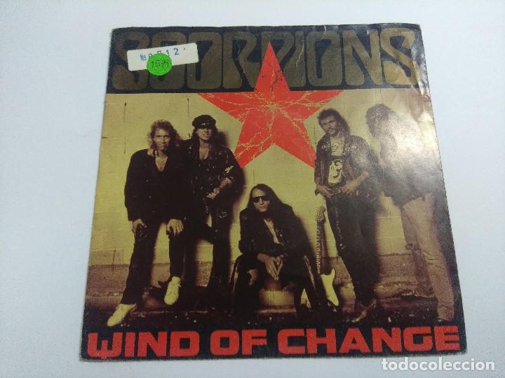 Discos de vinilo: SCORPIONS/WIND OF CHANGE/SINGLE. - Foto 1