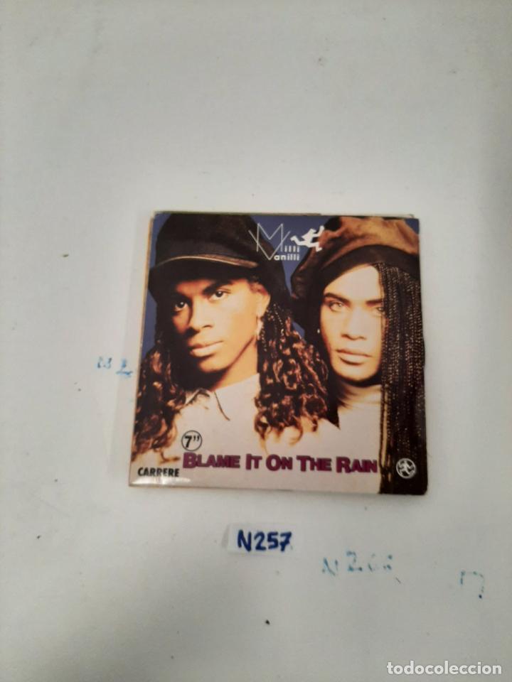 Discos de vinilo: Blame in on the rain - Foto 1