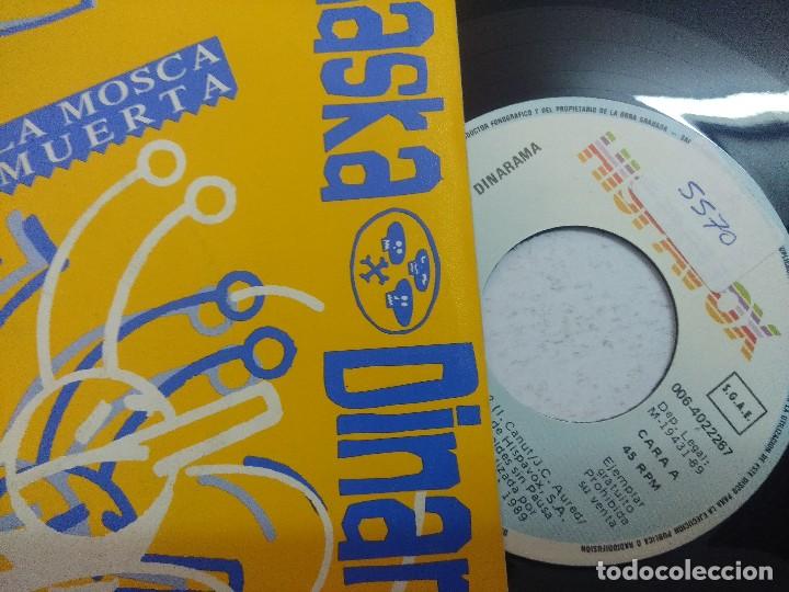 Discos de vinilo: ALASKA Y DINARAMA/LA MOSCA MUERTA/SINGLE. - Foto 2