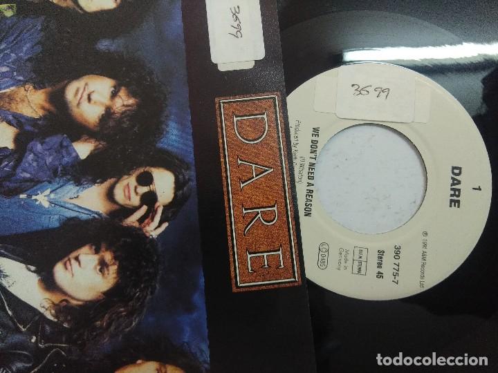 Discos de vinilo: DARE/WE DONT NEED A REASON/SINGLE. - Foto 2