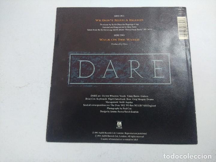 Discos de vinilo: DARE/WE DONT NEED A REASON/SINGLE. - Foto 3