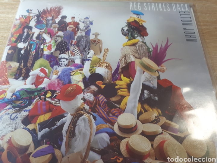 Discos de vinilo: ELTON JOHN REG STRIKES BACK - Foto 1