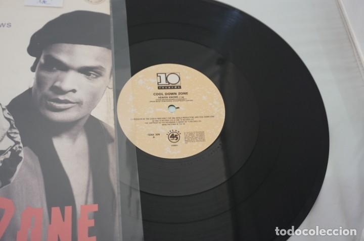 Discos de vinilo: # VINILO 12&acute;&acute; - MAXI-SINGLE - HEAVEN KNOW - COOL DOWN ZONE / 10 RECORDS - Foto 2