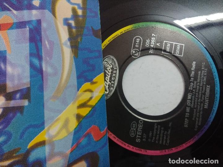 Discos de vinilo: MANTRONIX/STEP TO ME/SINGLE. - Foto 2