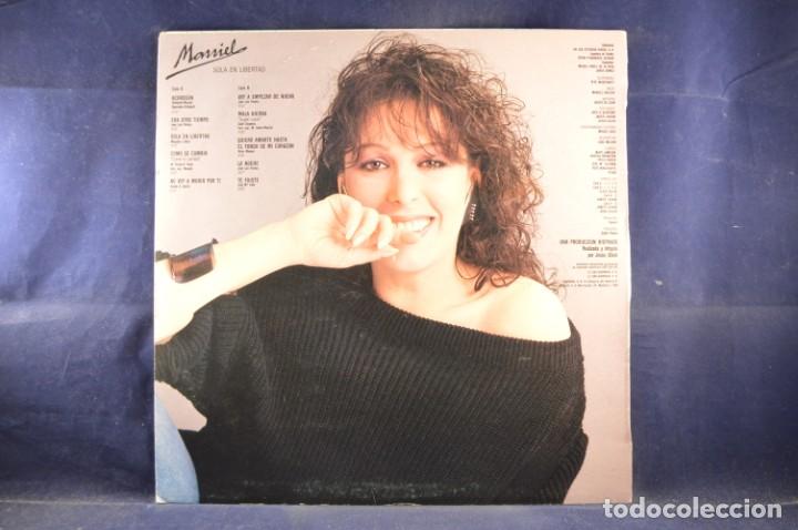 Discos de vinilo: MASSIEL &lrm;- SOLA EN LIBERTAD - LP - Foto 2