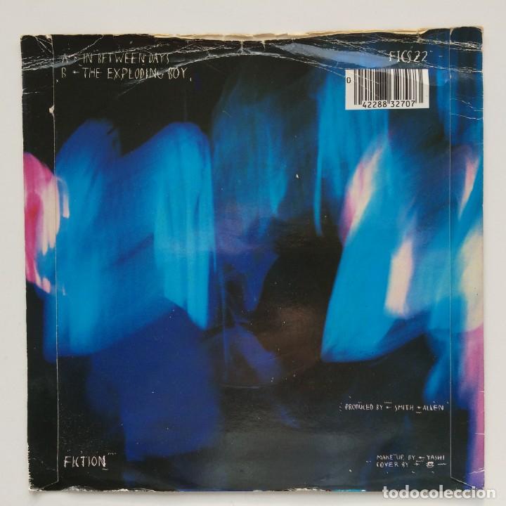 Discos de vinilo: The Cure &lrm;&ndash; In Between Days / The Exploding Boy UK,1985 Fiction - Foto 2