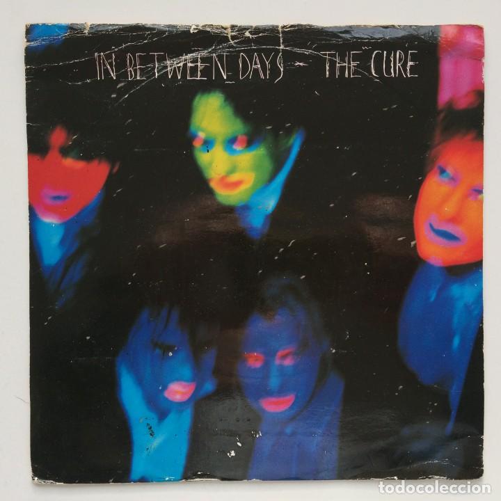 Discos de vinilo: The Cure &lrm;&ndash; In Between Days / The Exploding Boy UK,1985 Fiction - Foto 1