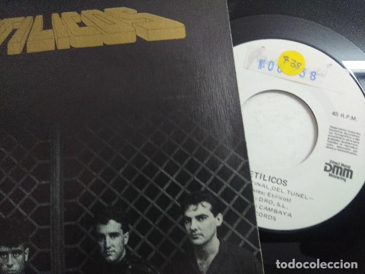 Discos de vinilo: ETILICOS/LUZ AL FINAL DEL TUNEL/SINGLE. - Foto 2