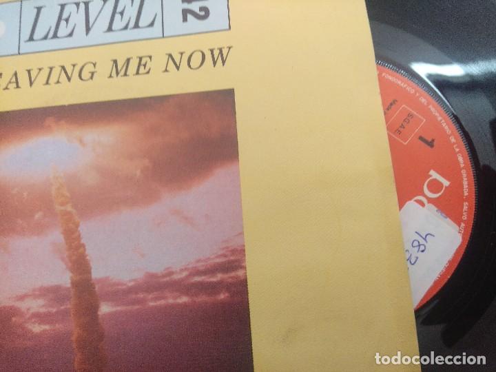 Discos de vinilo: LEVEL 42/LEAVING ME NOW/SINGLE. - Foto 2