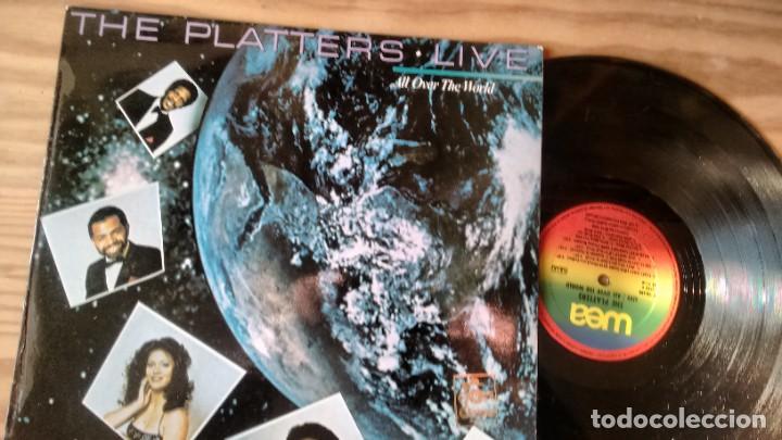 Discos de vinilo: LP (VINILO) DE THE PLATTERS LIVE - Foto 1